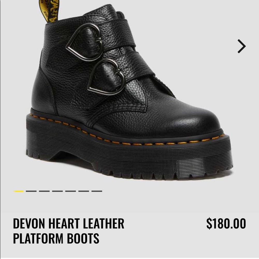 Dr. Martens Size 6 *BRAND NEW*
